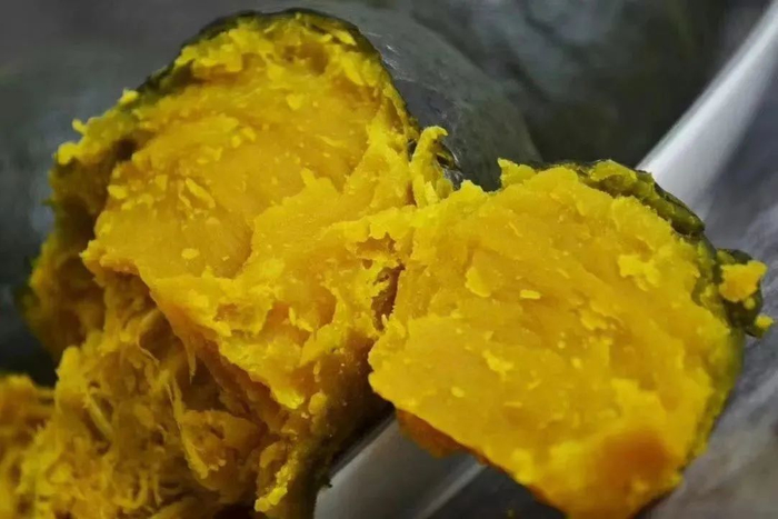 ▲咬一口，肉眼可见的非常细腻