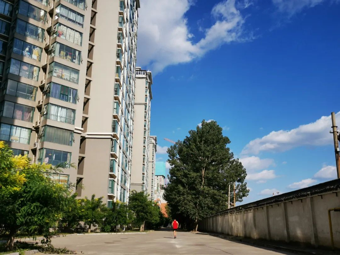 社区环境舒适宜居。