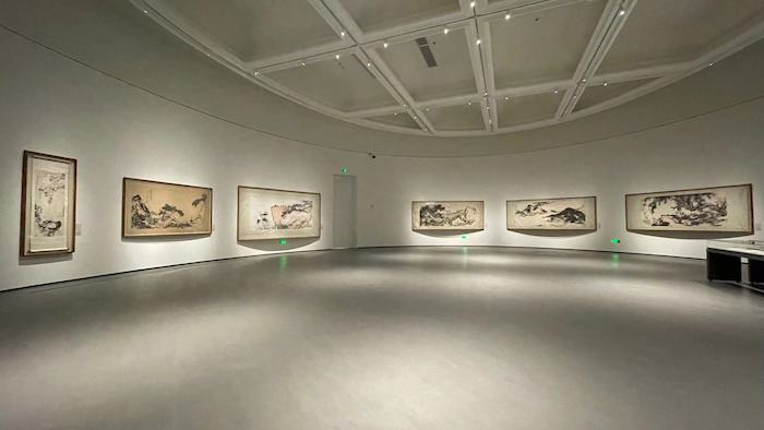 “立最高峰——潘天寿的常变之道”展览现场