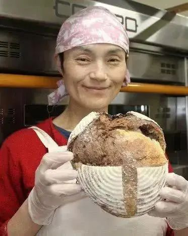 当年参加大胃王比赛的菅原初代。