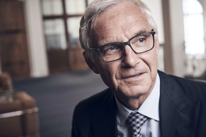 下图为Urus Rohner在任时，瑞信的表现：