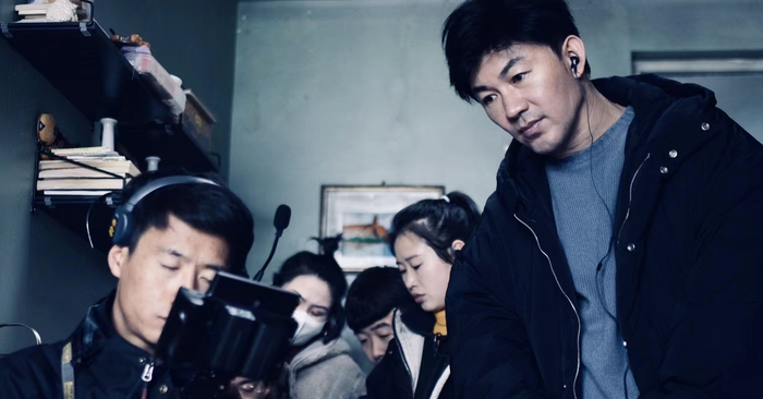 制片人刘辉（右）