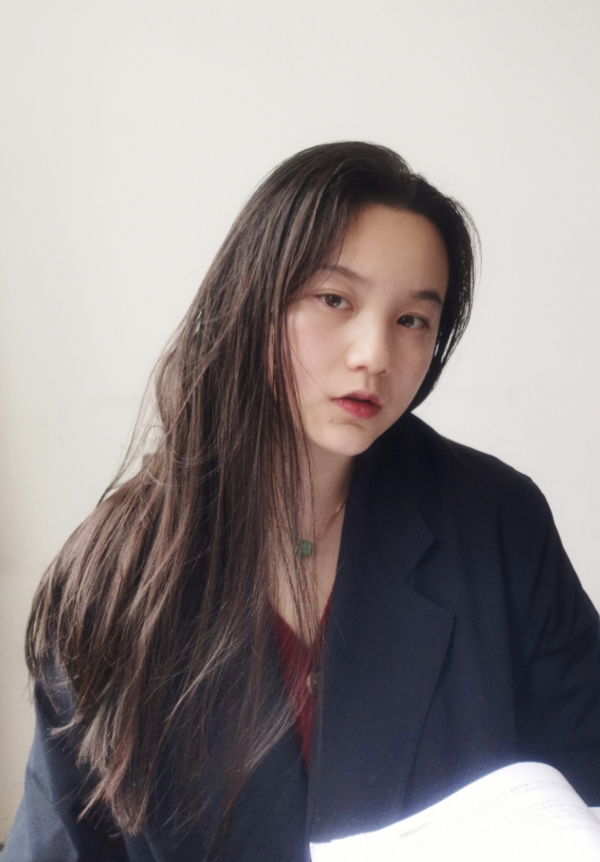 李昀璐，出版有诗集《寻云者不遇》