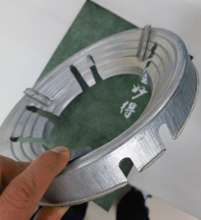 ▲五金店、农贸市场、电商平台都有节能圈销售