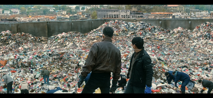 《他是谁》剧照