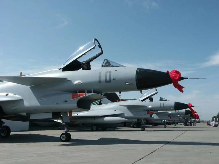 △2004年，歼10战斗机设计定型陆续交付部队