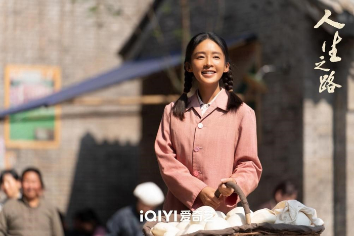 刘巧珍（李沁 饰）