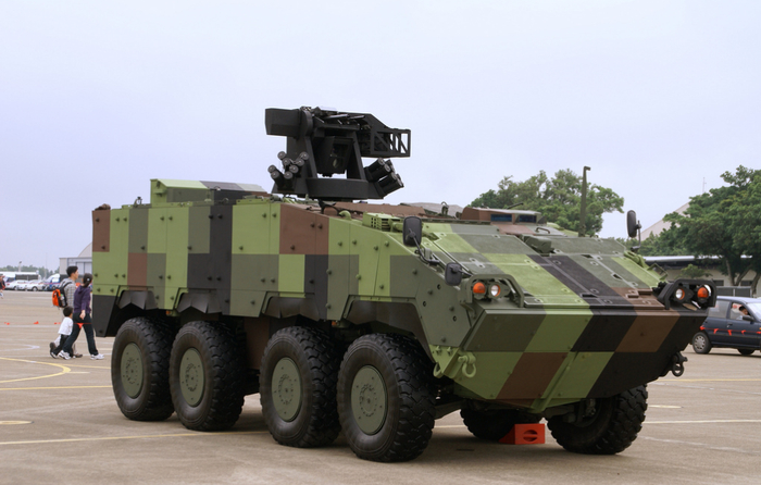 部分“云豹”装甲车使用的是40毫米榴弹发射器。