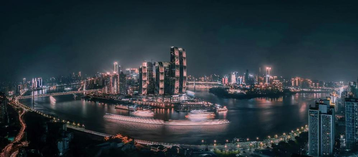 ▲南滨路夜景实景/图源 聚丰·南滨江宸