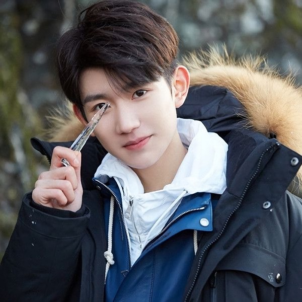 丰富一下王源优质头像|王源|头像_新浪新闻