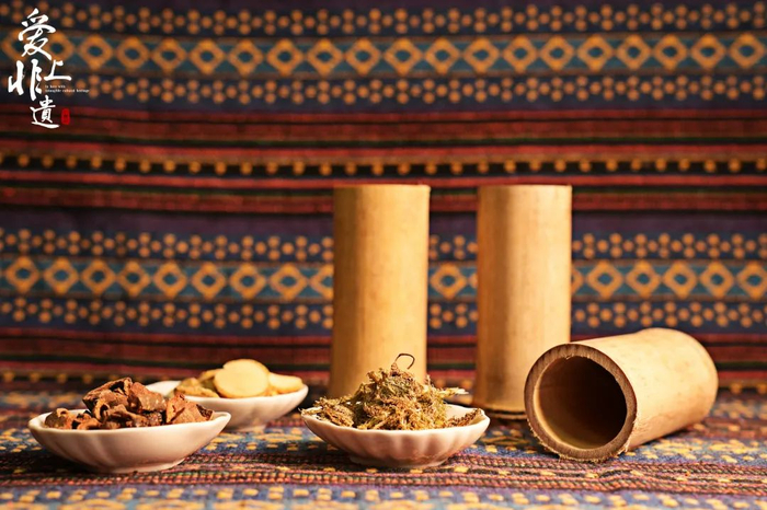 壮医药与竹罐。张沁（实习生）摄