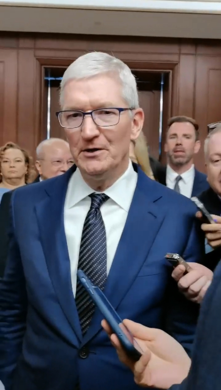 　苹果公司CEO库克在中国发展高层论坛2023年年会期间接受记者采访。 中国经济网记者马常艳 摄