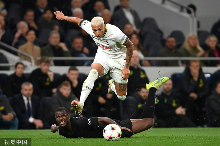 　理查利森在热刺效力。