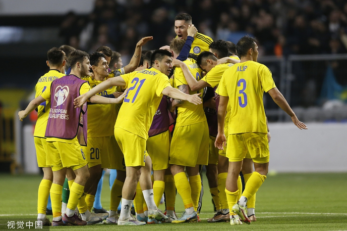 哈萨克斯坦完成神奇逆转。