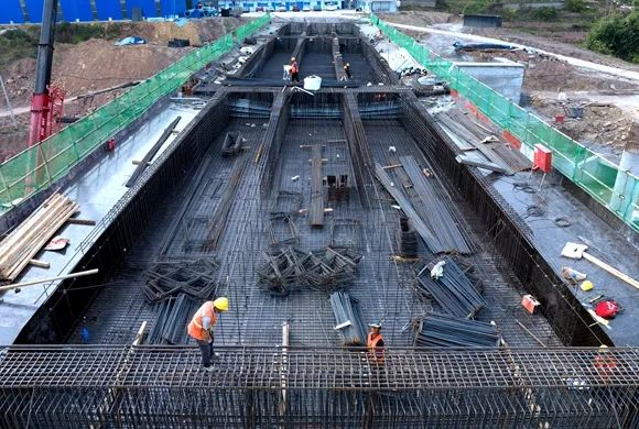 渝遂复线歇马枢纽互通式立交项目现场。秦廷富 摄