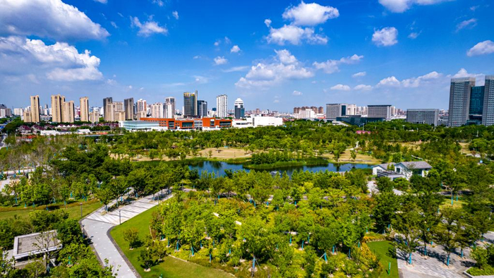 这是2022年7月14日拍摄的太仓市市民公园。