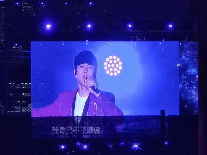 林俊杰“JJ20世界巡回演唱会”香港站在中环海滨活动空间举行。贾志鹏 摄