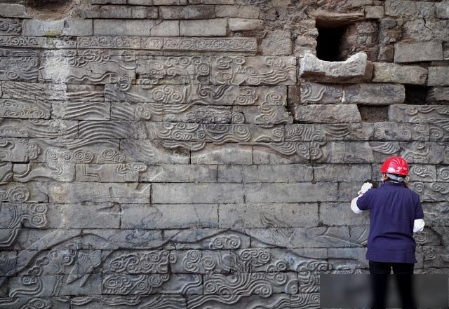 巨幅石雕祥瑞壁画遗存