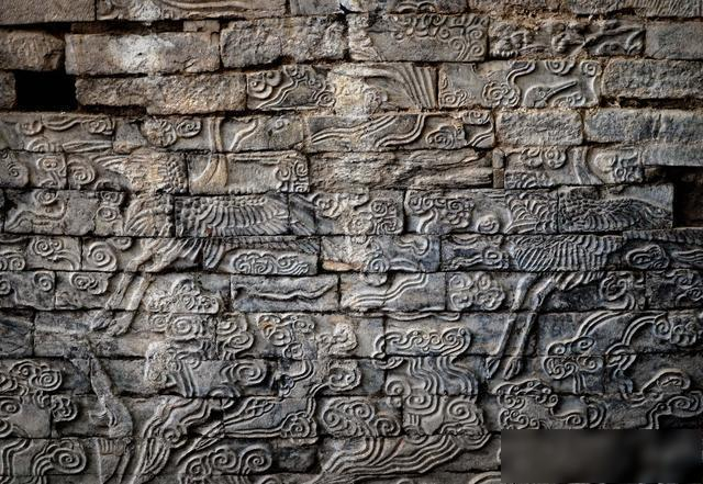 州桥遗址巨幅石雕祥瑞壁画局部    新华社  图