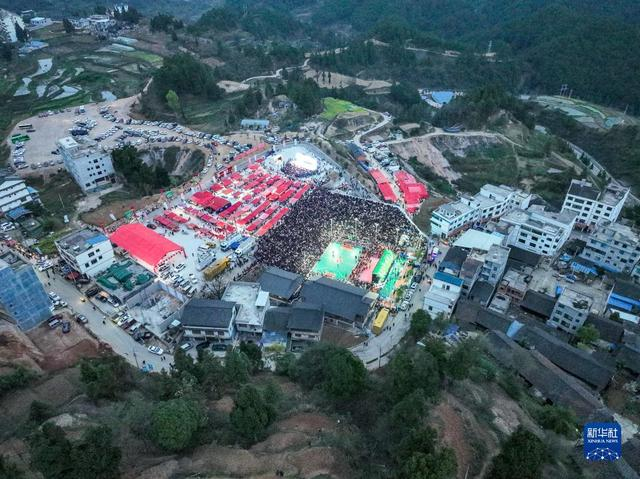 这是“村BA”比赛开始前的台盘村全景（3月26日摄，无人机照片）。&nbsp;