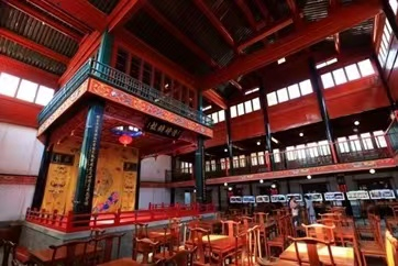 安徽会馆戏楼修缮前及修缮后。&nbsp; 图/首都图书馆