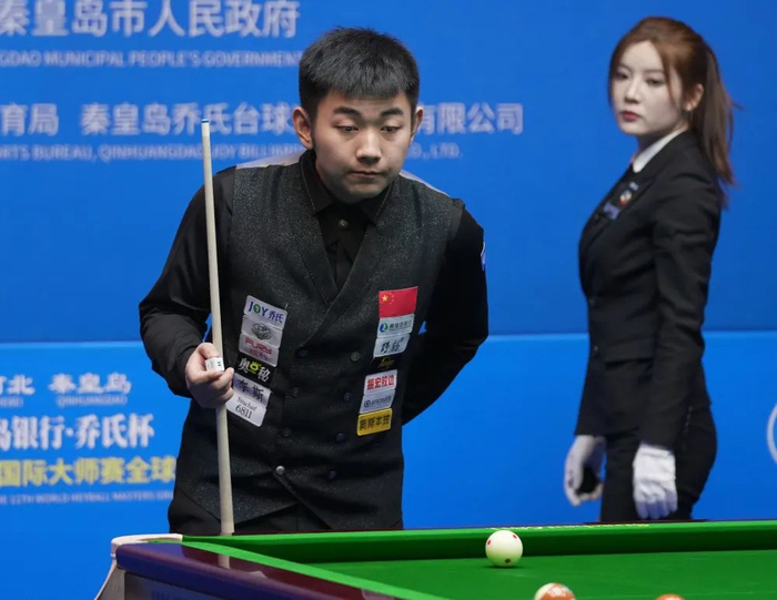 3月30日，雷镒玮（左）在比赛中。新华社记者 杨世尧 摄