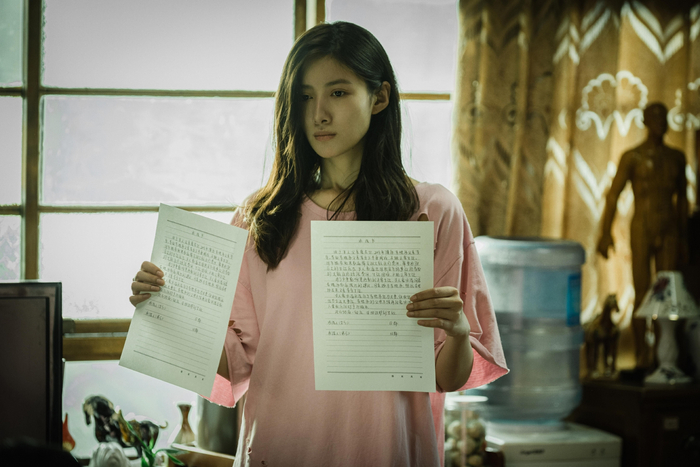 是选择辞职离开老家，还是选择嫁给车祸受害者儿子，《回响》中吴优饰演的夏冰清一直在做选择。  受访者供图