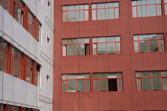 △外墙喷涂工作接近尾声