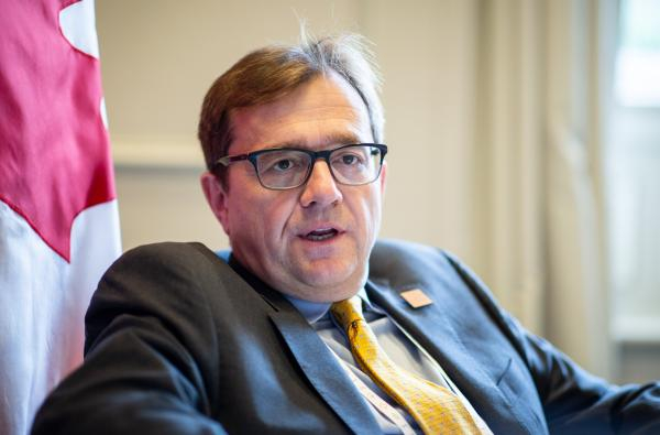 加拿大自然资源部部长乔纳森·威尔金森