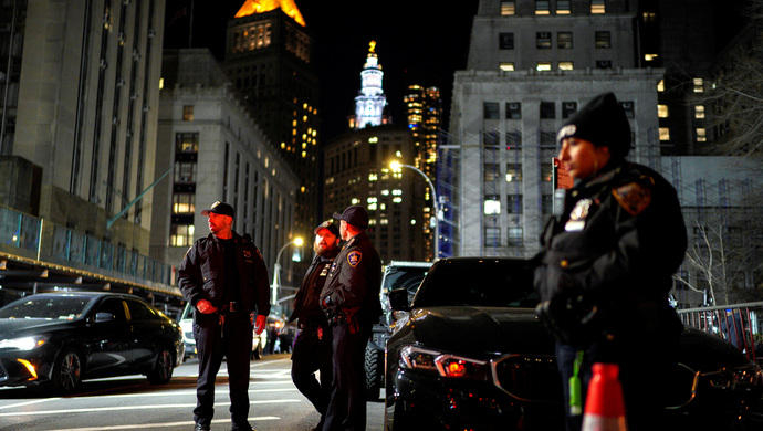 据透露，作为安全措施，美国纽约计划在特朗普被提审期间，关闭该市曼哈顿下城的主要街道。图/新华社