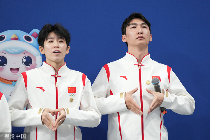 范可新和武大靖也来到了赛场。