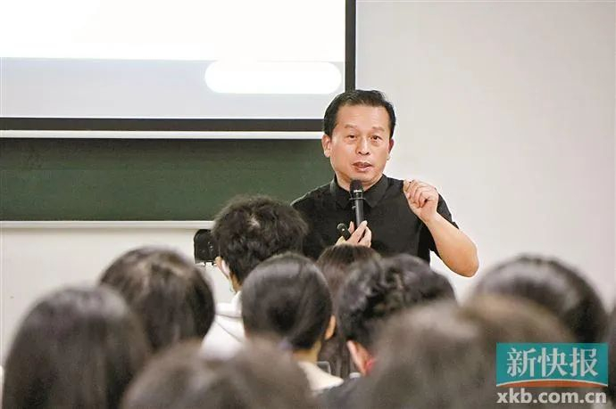 胡宜安认为，我们在清明节纪念先人，就是在用生命的方式去联络死亡。