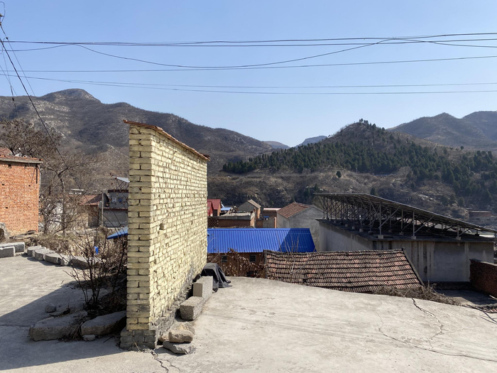 武俊伟的老家安阳善应镇三仓村，坐落在半山腰中。