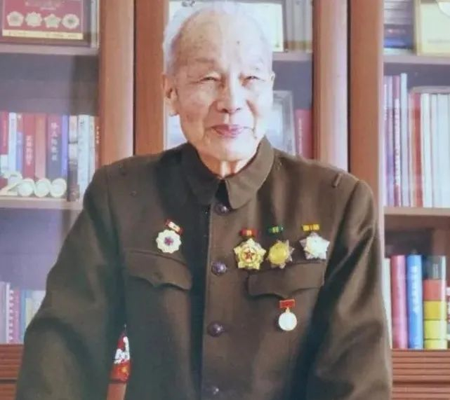 开国少将涂通今。