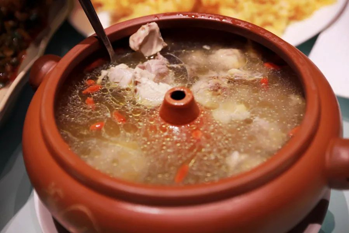 汽锅鸡 红河州委宣传部 供图