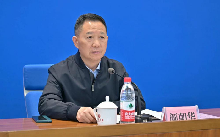 ▲重庆市科学技术协会党组成员、副主席颜朝华