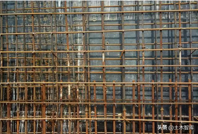 钢筋绑扎：满扎还是跳扎？来看规范！手册建筑施工手册钢筋网接头铁丝新浪新闻 