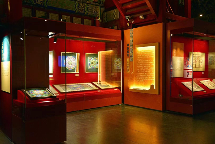 传统建筑彩画技艺展在德和园扮戏楼开展。颐和园供图