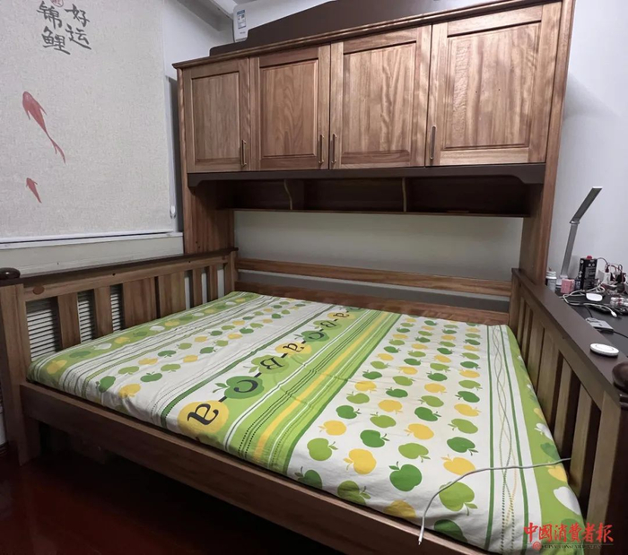 ▲申先生购买的儿童床。冯铁飞/摄