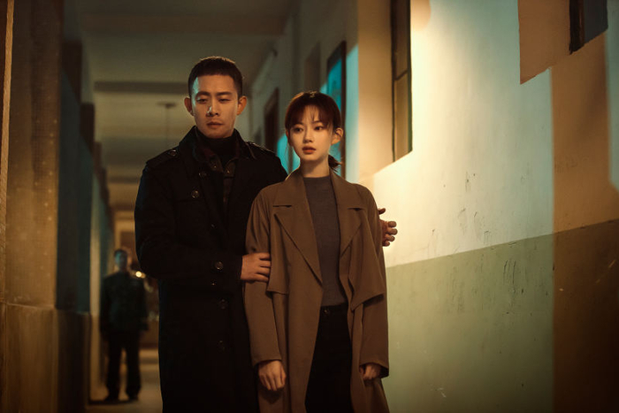 陈雨锶在《他是谁》中合作张译。  受访者供图