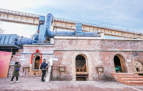 传统的拱券式倒焰窑，烙刻着历史的印记。