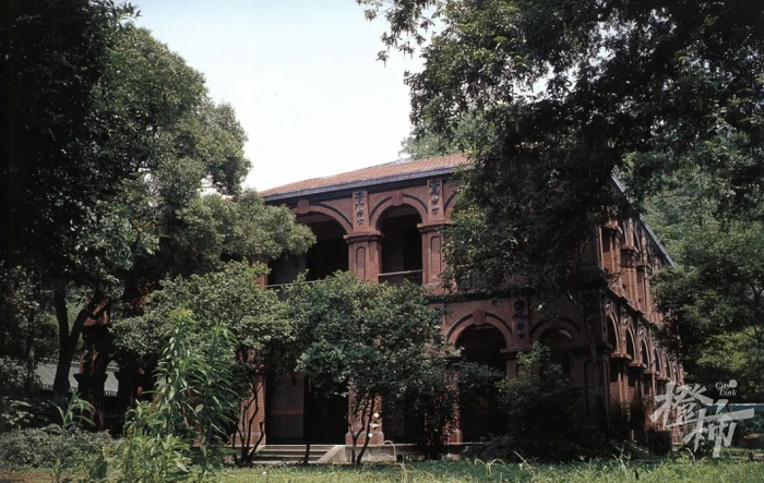 孤山馆舍红楼
