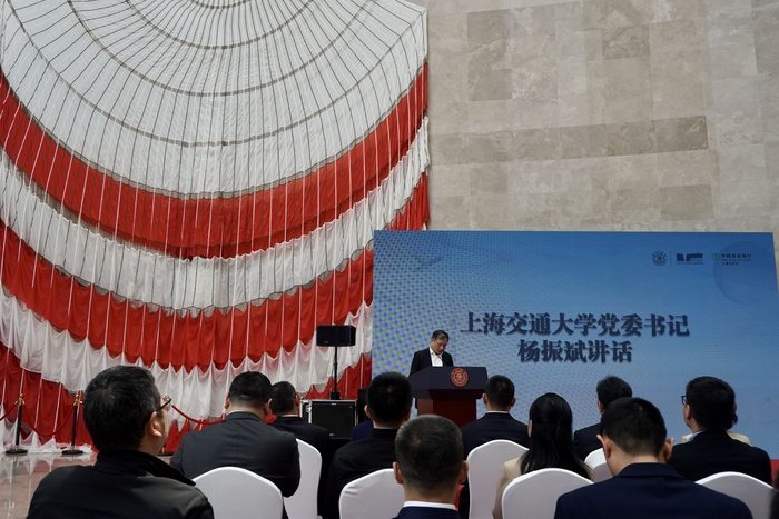 返回式卫星使用的降落伞。