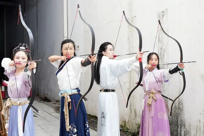 一起弯弓射大雕!深圳这群年轻人玩起了传统射艺