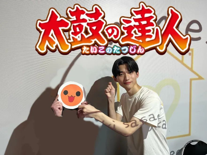 左边才是本人，自述很开心