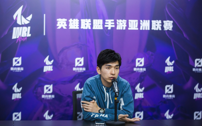 英雄联盟手游电竞负责人冯骁介绍赛事情况。  图/英雄联盟手游