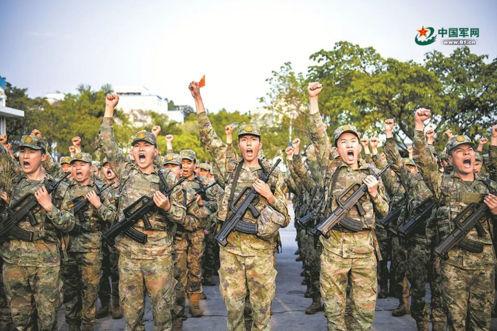 火箭军某旅组织开展誓师动员。刘明松 摄