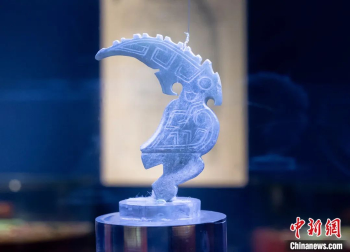 河南安阳殷墟博物馆展出的玉鸟。《诗经》有言“天命玄鸟，降而生商”，可视为商族的神话史诗。视觉中国 供图