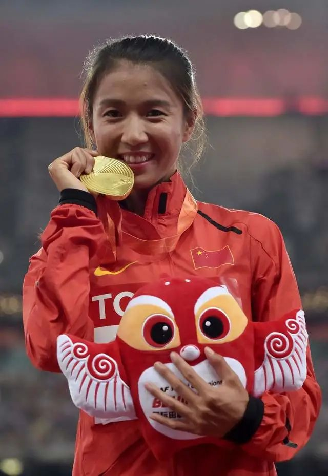 2009年，在第11届全运会上，刘虹以1小时28分11秒的成绩获得田径女子20公里竞走冠军。