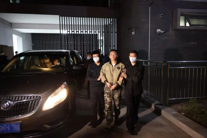 原云南省第三建筑工程公司出纳员王强被抓捕归案